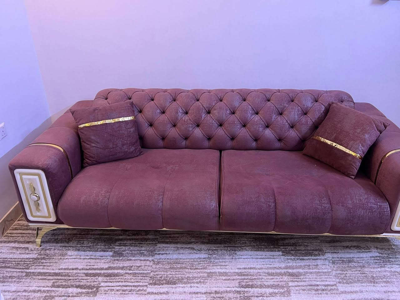 تخم مزاج سنتر نظيف جدا يرهم سرير اخو الجديد 
8 مقاعد 
السعر 800
مكانه حي الحسين 
رجاءا فقط الشراي خاص بي مجال قليل 
واتساب ***********
