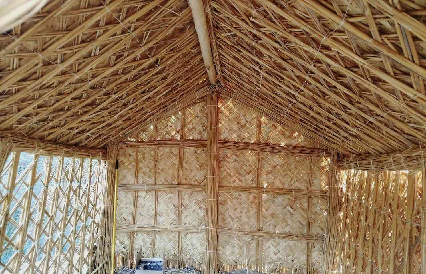 السلام عليكم
اي واحد محتاج بناء گصب كوخ بيت سياج بيت حلال يتواصل وياي وبخدمته.
***********
