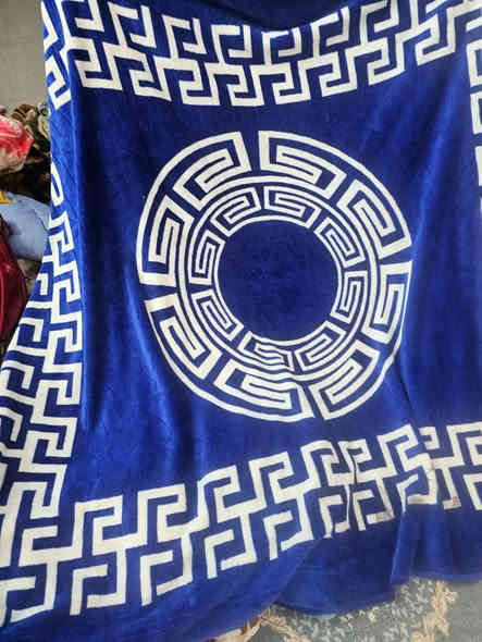 سلام عليكم توفرت بضاعه جديده بطانيات قديفه حفر وجهين احذث الطبعات واجمل الموديلات الحديثه تلكوهة يمي بانسب الاسعار  يوجد توصيل  الاستفسار على الرقم *********** بي وات ساب
