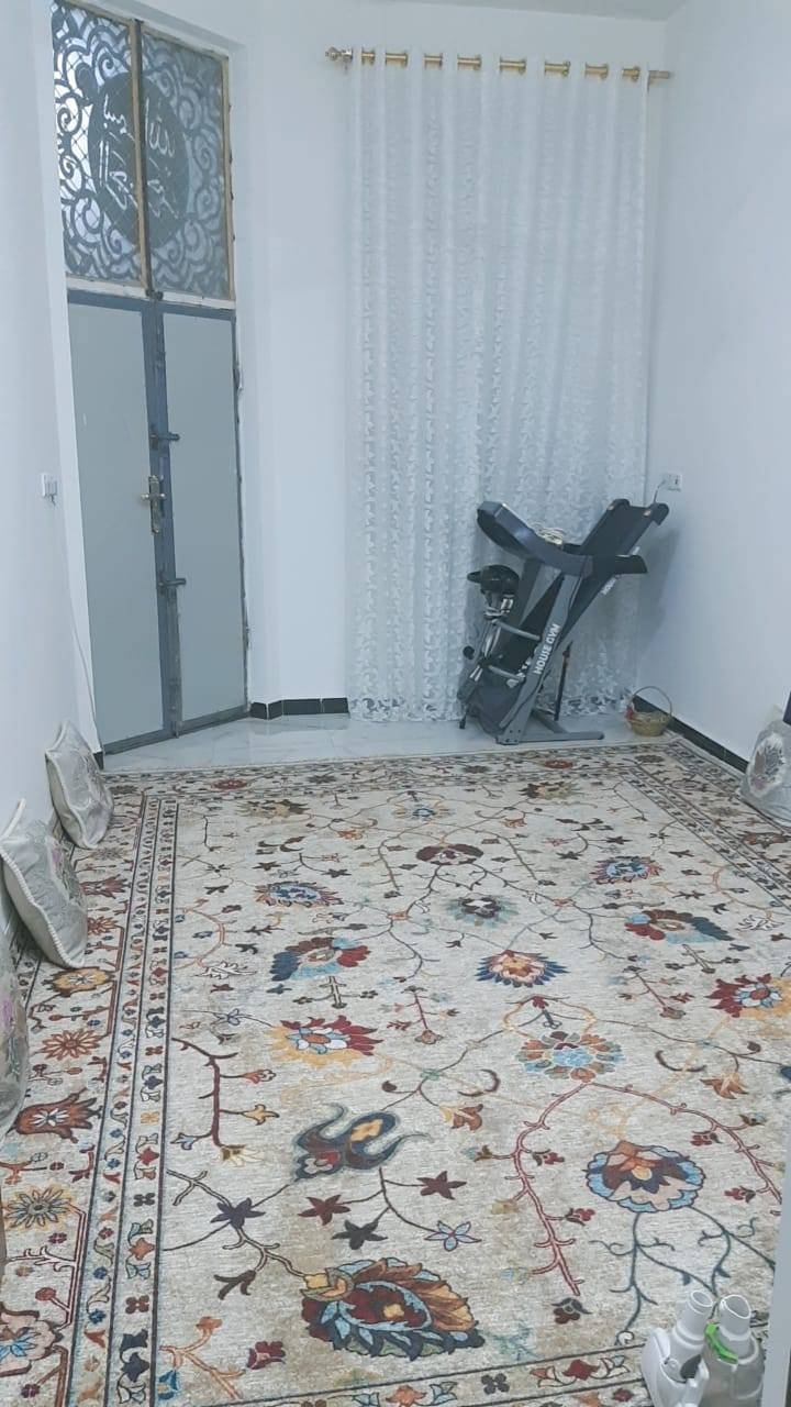 للبيع بيت طابقين في حي العباس
 الطابق الأول مطبخ ٣×٤ وبراني ٣×٥ استقبال ٦×٤ وغرفه نوم ٧×٤،٥ 
الطابق الثاني استقبال +غرفة +صحيات
المساحه ١٢٨م بناء درجه اولى سنه البناء ٢٠٢٠
السعر ب١٢٠ مع المجال

للإستفسار اكثر اتصل ***********
