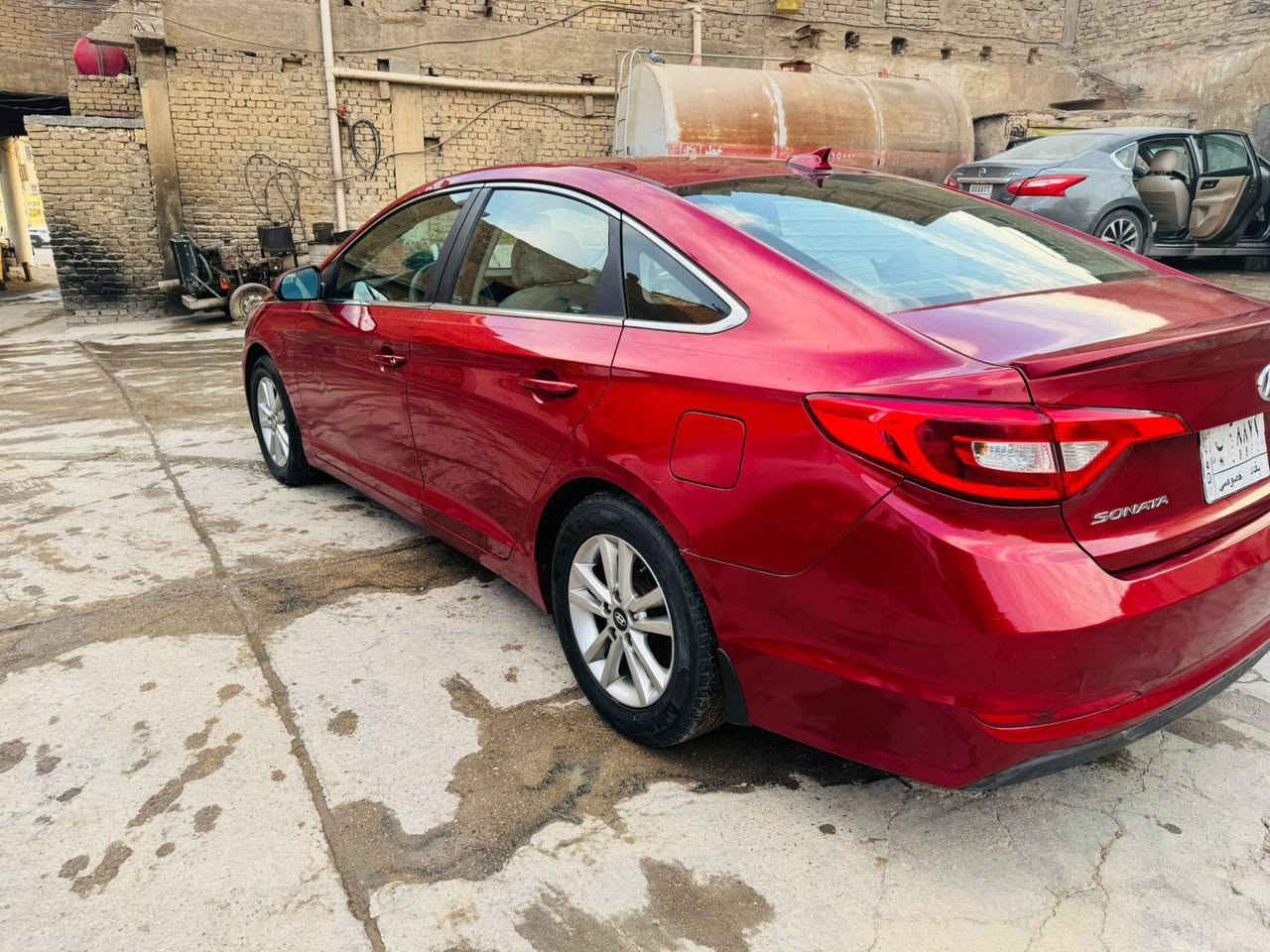 سوناتا 2015 سيارة جديدة وجاهزة من كلشي جديدة بمعنى الكلمة حادث بنيد فقط بدون أي داخل السعر 93 مكان السيارة حلة المركز رقم الهاتف ***********
