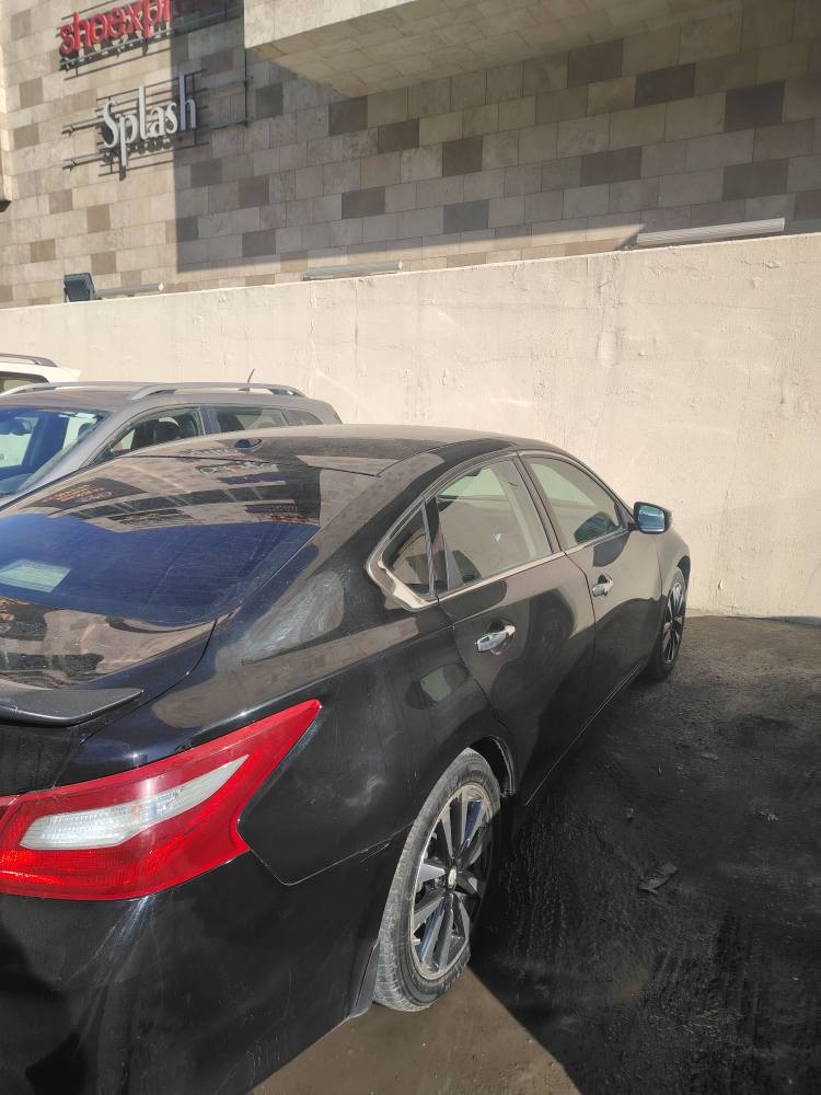 نیسان ئالتیما 2018 sl رەشی قەتران 
فرۆشتنی خێرا 
جەمپی پێشی هەیە دوو پارچە سبوغ (بۆنیت و چاملغ) و 4 ساردەکوت   ئێرباگ  تەنها سوکان سیستم 

گێڕومەکینە بەشەرت 
 فول مواسەفاتی بێ سلاید
کوشین هیتەر و سوکان هیتەر
تەحدید سرعە و حەساس
دەبرید مەرکەزی
بەسمەو شغال
ویل کرۆم
دژە خلیسک
کوشین کارەبای و سوکان ڤۆلیۆم
سەماعە بۆس
89hazar mile roshtwa 

*********** أربيل, العراق
