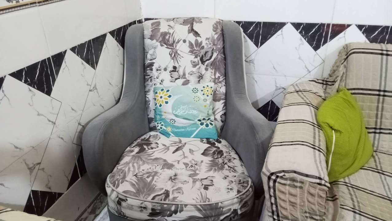 سلام عليكم قنفات للبيع 10مقاعد سعر 50الف الرقم👈🏻***********
