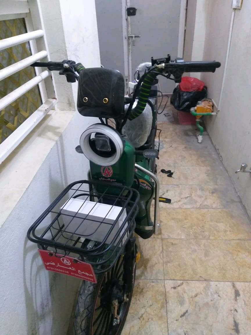 دراجه شحن وكيل العارضي 
حاله مستخدم قليل 
سعر 375 
رقمي واتساب ***********
مكانه نجف حي الزهراء