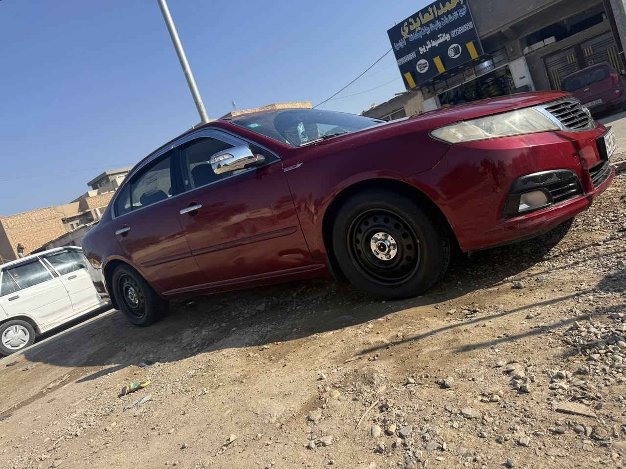 كيا اوبتما امريكي 2009
حادثه تبديل بنيد + صبغ باب السائق بدون تبديل فقط الباقي مكفول
مكينة 2400 
رقم واسط انكيلزي 
مكينة وكير وحدادية جاهزه وتخم تاير جديد
السعر 108 $ وبيها مجال 
مكان السيارة واسط الكوت بالمركز

***********
