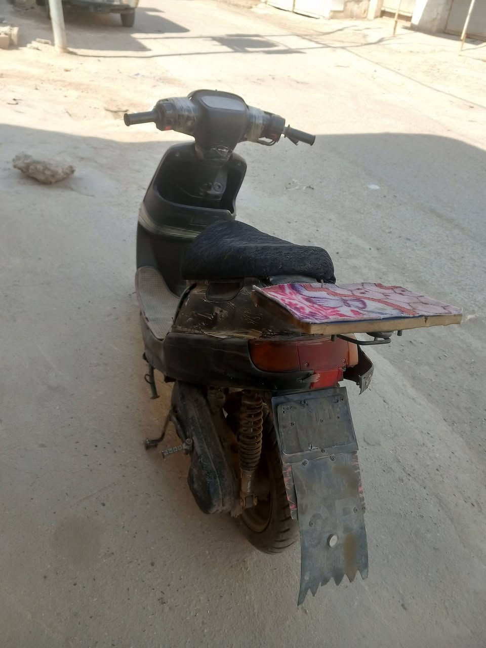 السلام عليكم دراجه للبيع محرك نشط شلعه معدل نعومه كهربائيات شغاله نكرة سلف سعرها 150 وبيها مجال *********** مكان المسيب حي المصطفى
