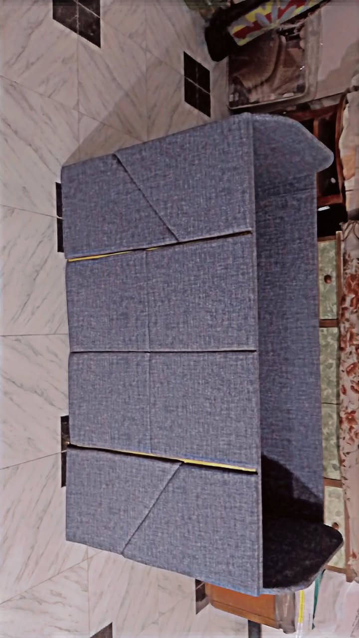 ​🛏️ جرباية أطفال فصال نجارة (جديدة 100%) + الدوشك هدية! 🎁
التفاصيل:
للبيع جرباية بنوتة، فصال خاص عند النجار (خشب قوي وشغل نظيف جداً)، مو مثل الجاهز. الجرباية جديدة تماماً وبنتي أبد مانامت بيها، والله شاهد بعدها بنظافة المعرض.
​سبب البيع: مكان الغرفة ضيق وماخذة مساحة، وإلا هي قطعة ما تتفوت.

​القياسات (راهية وعريضة):
​الطول: 160 سم (تكفيها لحد ما تكبر).
​العرض: 75 سم (عريضة ومريحة جداً).
​العمق: 42 سم (أمان كامل مستحيل الطفل يوكع).
​الارتفاع: 90 سم.

​💰 السعر: 80 ألف دينار ( و بيها مجال بسيط ).

🎁 العرض يشمل: الدوشك هدية مجانية وية الجرباية (كاملة مكملة).

​📍 المكان: ( بابل / الحلة / حي العسكري / حي الضباط / خلف مدرسة ابن ادريس )

📞 للتواصل: (المراسلة على الخاص او الإتصال على الرقم التالي *********** ) 

ملاحظة / ما ابيعها بعمولة رجاءً بدون احراج + الي مو شراي لا يكسر برزق غيره 🤝
