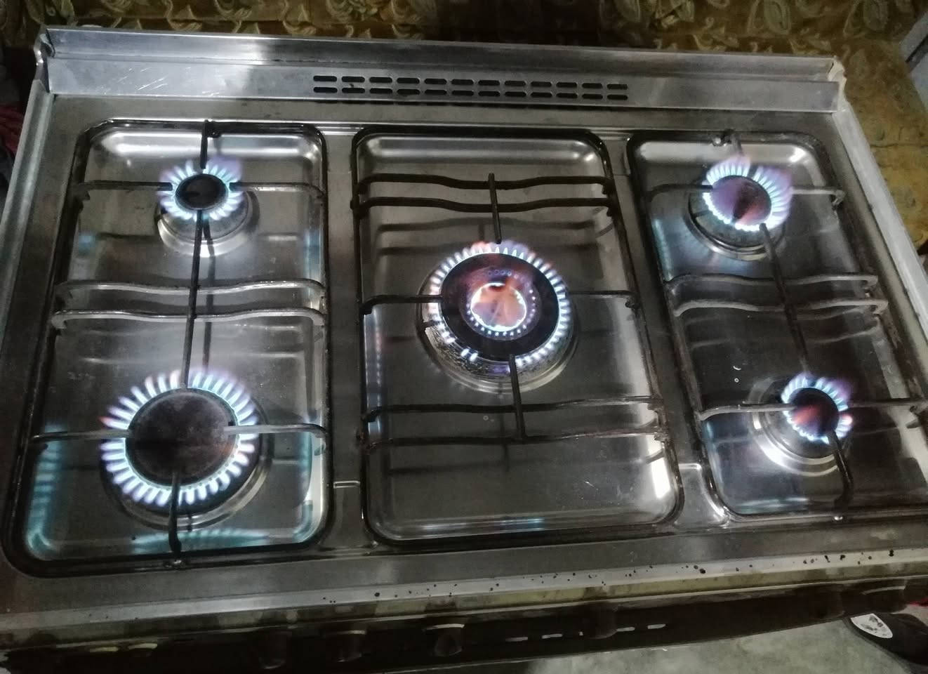 طباخ كريازي مصري باب الأول شرط الشغل والنظافة عل فحص
١٧٠ الف بي مجال قليل
الشراي يجي خاص او الاتصال
***********
