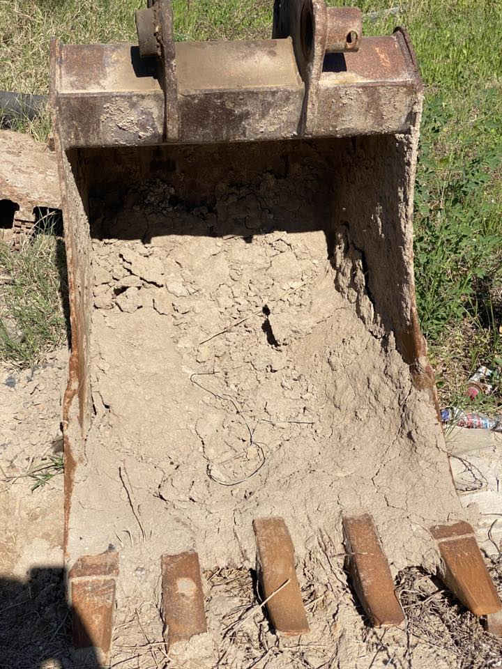 للبيع حفاره فيات هيتاشي ٢٠٠٩رقم بصره المكان بابل جبله سعر ١٧٠وبيها مجال ***********
