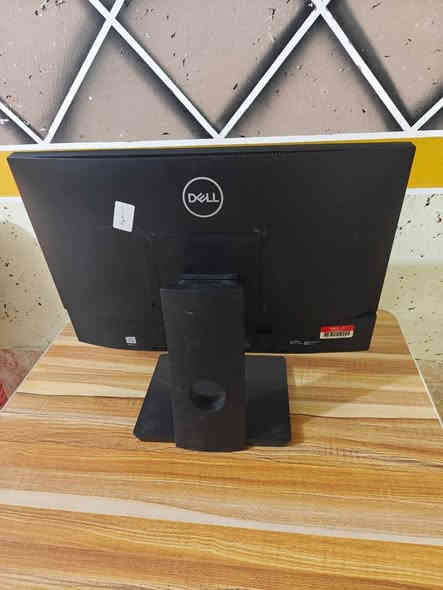 📢 عرض خاص – شاشة لمس All in One من Dell
الكيس والشاشة بجهاز واحد أنيق، يقلل الأسلاك ويجعل المكان منظم ومرتب ✨
🌟 عرض خاص – آخر القطع المتوفرة! 🌟
💰 السعر: 495 ألف دينار فقط

All in One الشاشة لمس  
💻 DELL OptiPlex 5260 – الجيل الثامن

---
🔹 المواصفات:
• 🖥️ المعالج: Intel Core i5-8500 – الجيل الثامن
• 🧠 الرام: 16GB DDR4
• 💾 التخزين: SSD 256GB
• 🖱️ الشاشة: 21.5 بوصة Touch Screen لمس
• 🎨 كرت الشاشة: Intel UHD Graphics 630
• 🪟 النظام: Windows 11 Pro أصلي ومفعّل رسميًا
• ✨ الحالة: نظافة ممتازة جدًا
• 🛡️ الضمان: استبدال لمدة أسبوع

---
🔌 المنافذ (Ports):
• 🔹 6 × USB (منها 2 × USB 3.1 لنقل البيانات بسرعة)
• 🔹 HDMI In & Out (لعرض أو إدخال الصورة من جهاز آخر)
• 🔹 LAN (لربط الإنترنت السلكي)
• 🔹 مدخل سماعة ومايك 3.5mm
• 🔹 قارئ ذاكرة SD Card
• 🔹 DisplayPort

---
⚙️ الاستخدامات:
✅ مثالي للطلاب والموظفين والأعمال المكتبية
✅ التصميم الخفيف والمونتاج البسيط
✅ مشاهدة الفيديوهات والتعلم عبر الإنترنت
✅ تجربة شاشة لمس مريحة وسريعة

---
🚗 يتوفر توصيل لجميع محافظات العراق
---
📞 للحجز أو الاستفسار:
📱 اتصال: ***********
📱 واتساب: ***********
