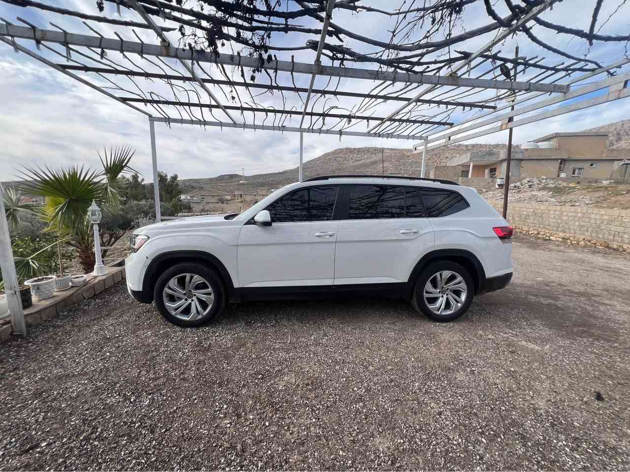 فولكس وكن اطلس ٢٠٢٣
صبخ حيزام امامى و خلفى كبس حتا دعاميات شريكه
ايرباك فقط دكمه طك 
مكينه و كير شرط مكينه ٦ سلندر
سعر ١٨٠$ بيها مجال
رقم تلفون و ويتساب
*********** دهوك, العراق
