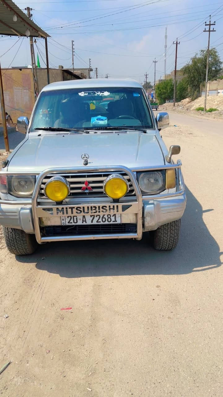 سلام عليكم باجيرو للبيع موديل 1997مكينه vvt300سياره خير من لله ماتصرف عليه ربع بسمي رقم الإنكليزي تحويل ثاني يوم شراي يتصل سعر ٥٤
***********
