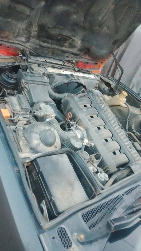 سە رە تا بە ناوی خوای گە ورە .BMW مۆدیل 1993 فولی 
ارم بلاستیک سلیمانی
زۆر توندوو  تۆڵە چوار تاییە نویی لەسە رە 
بی سلاید تۆماتیک جام کارە بایی 

525 کە پس  گیرو مە کینە و تە قە

 و رە قە ی بە شە رت تە قە و 100

 دۆلار ببرە دوو پارچە ی بۆیاخە بی لیدرانە  موس براوە بە شە رت ارموو

 اولیات بە شە رت تکاییە مشتە ری نی بیزارمان مە کە سعری (40) وە

 رە قە و معامە لە کی برایانە 
ادمینی ❤وە ری گرە  لە هه ولیرم...

 *********** أربيل, العراق
