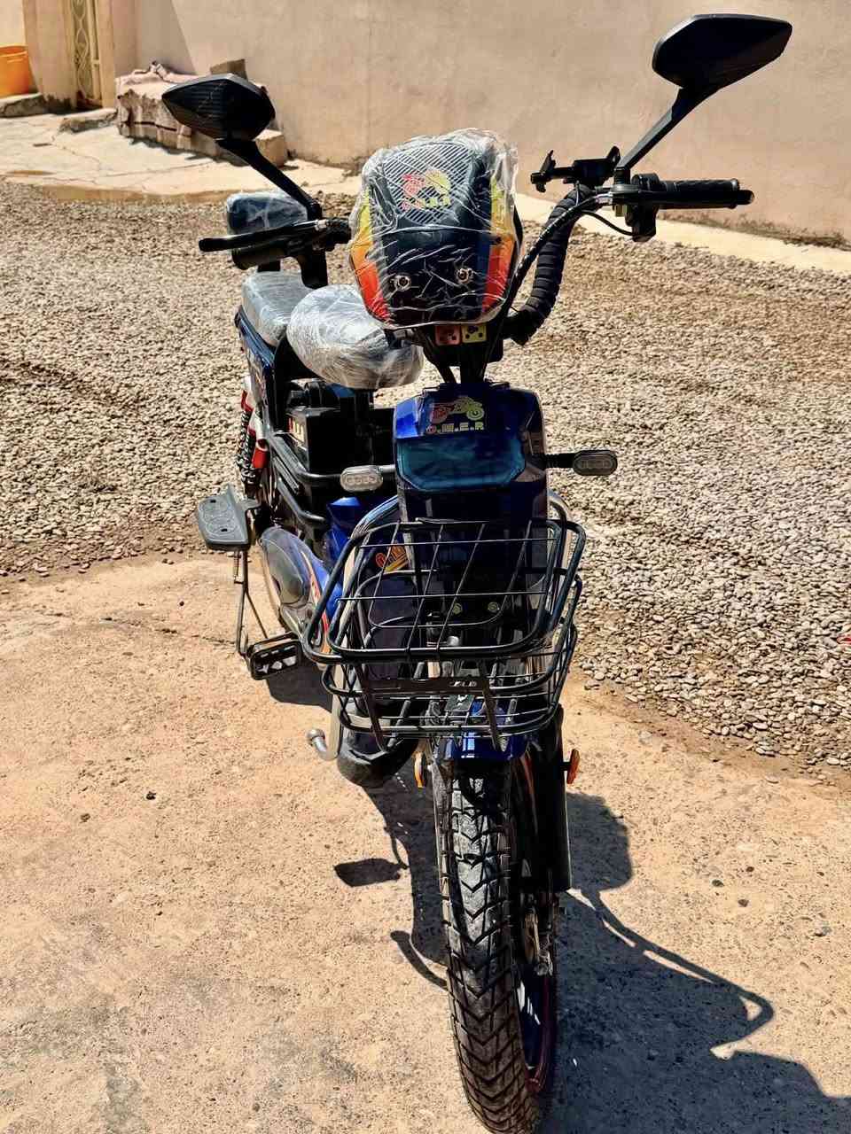 ملاحضة اكو قطعه مال مسند رجل بل صوره ماكو ركبته من جديد موجود بصوره وحدها
متاح دراجه شحن🔋2025
فول مواصفات درجه اولى 🔥

طبعاً اول شي يشتغل ثلاث طرق
والي هيه كارت + سويج + بصمه(NFC)🔑
ثاني شي بطارياته بلاد بعده جديد شرط الفحص🔋الحجم24 جبلي⛰️
يحتوي على اربع نمر+بايدرات+ فيدراليات كما موضح في صوره
 سرعه رقميه 99 والحقيقيه 45⚡️

يمشيك مسافه منkm40-45

النقص فقط في القطعه بلاستيكيه لي (البك لايت )وسعرها الفين دينار

وحرفياً سعرها جوه سوك💸💸

للستفسار خاص 

***********☎️
