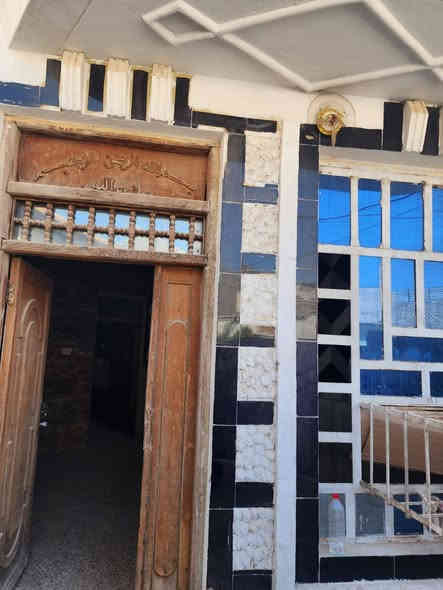 دار للبيع 🏠 في شهداء البياع مساحة ١٠٠ متر واجهة ٥ ونزال ٢٠ بيت حلو طابق ونصف غرفتين نوم وصالة وخدمات سعره ١٨٠
موقع ممتاز خلف الشارع العام للشهداء خلف اسواق ابو رائد 
للاستفسار 
***********
