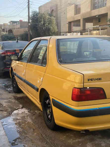 سلام عليكم بيجو بارص 2015 بسمي رقم نكليزي مصفر هية غرامات السياره احلى من صور مكاني الامين الثانيه سكينه السياره بيها بس الهلالات كير مكينه صدر تخم تاير شاشا السياره مال بيت سعر 48 وبيها مجال حك جيتك *********** بل عافيه ع ياخذها
