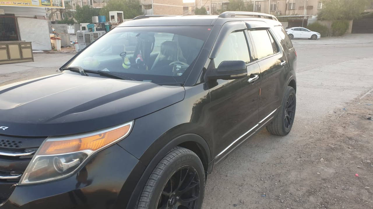 سلام عليكم
فورد اكسبلور 2013
سياره نضيفه ارقام نكليزي هزه جديده سنويه لل 2027
شرط تحويل 
سعر 125 وبيها مجال حك جيه مكان سياره كربلاء 
***********
