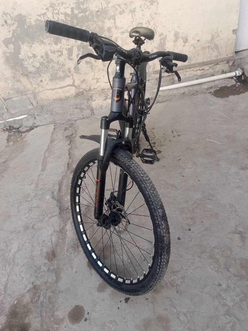 السلام عليكم بايسكل جبلي للبيع مفول للخير مستعمل شي قليل شباب اني مكلف بنشر رقم الهاتف ***********
