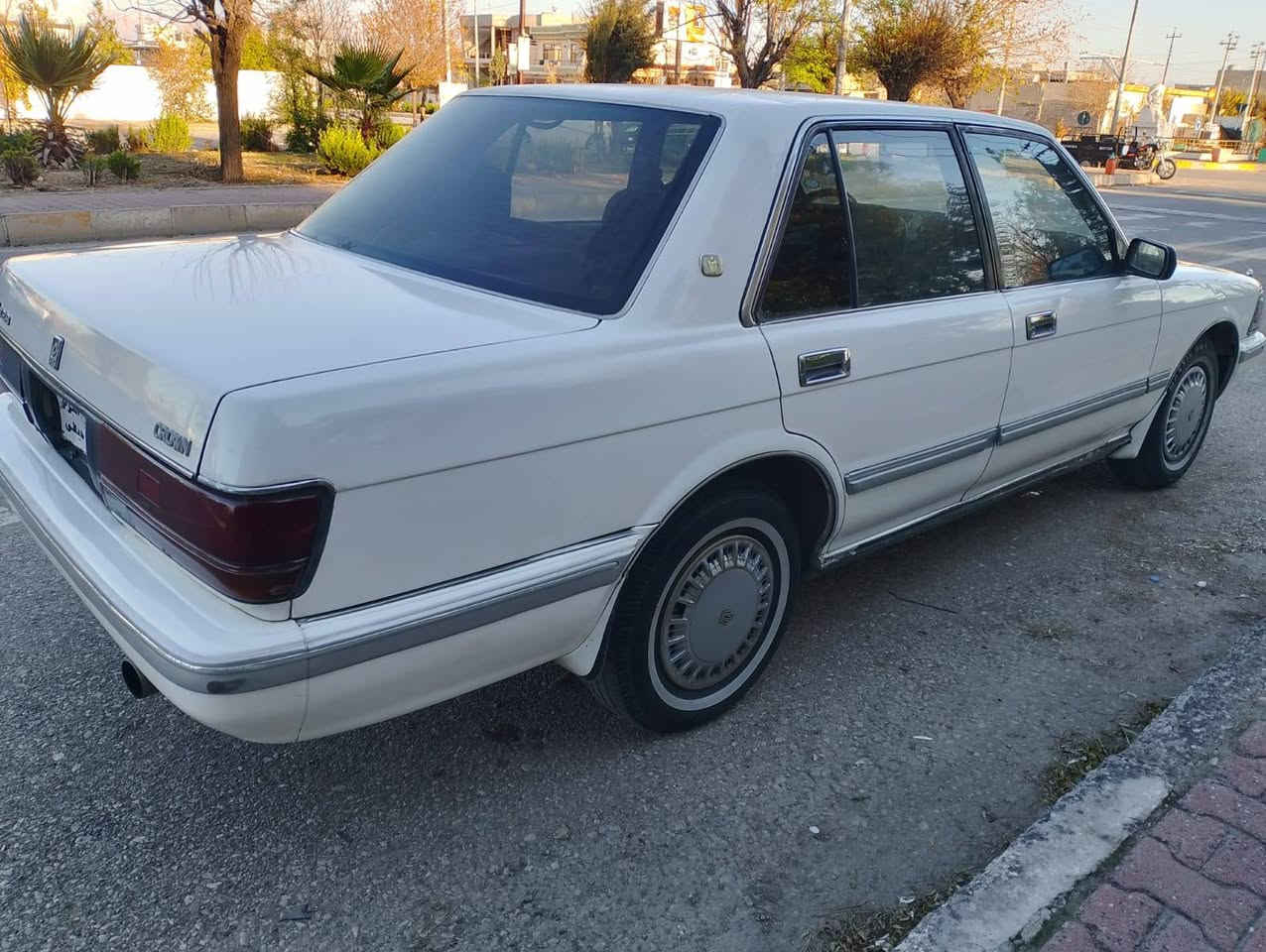 سیدان مۆدیل 1990
ئاڕمی پلاستیکی سلێمانی هەتا 2025 تازە کراوەتەوە
مەکینە دوونیوی دیلکۆی گێڕ عادی ماشاءاللە لە قوەت و هەڵمەتی و ڕۆشتنی 
دەماری وەک بیلاد ماوە هەیکەلی نمونەیە
سەیارەکە چرکەی تیانییە یەک تەقەو 100 دۆلار ببڕە دەعم و لێدراوی نییە 
گێڕو مەکینەو تەقەو ڕەقەو ئاڕم و ئەوەلیات هەمووی بەشەرت دەعامی بۆ دەعامی بەشەرت...
شوێن... هەڵەبجەی تازە
نرخ...35
ژ.م...***********
*********** السليمانية, العراق
