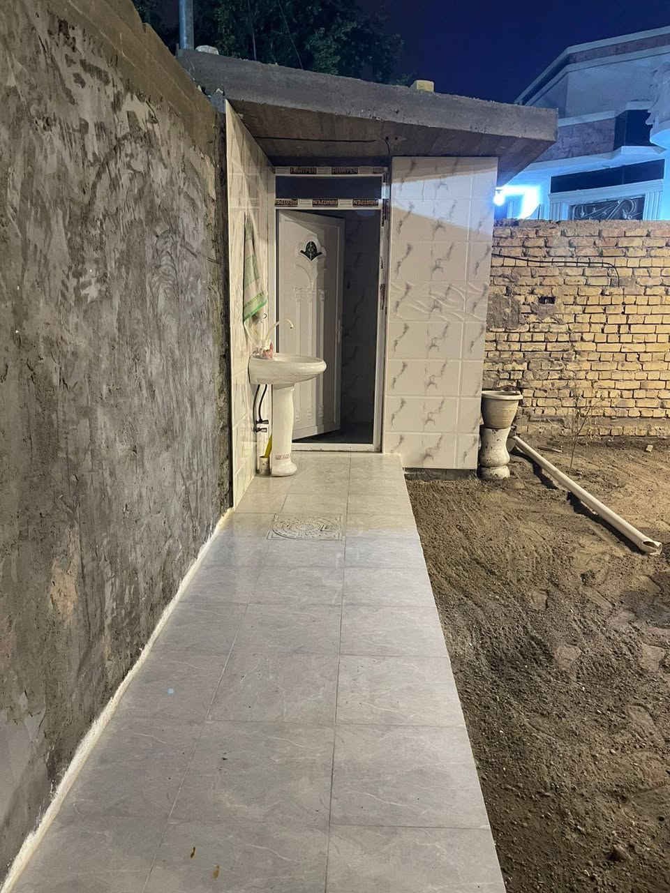 ⛔ للبيع بيت ٢٠٠ متر الجغيفي الثانية قرب جامع الذكر الحكيم يم أسواق ايمن منطقه تبليط
⛔ جنس العقار طابو زراعي ملك صرف
⛔ الوجة ١٠ ونزال ٢٠
⛔ محتوى البيت مطبخ حار وبارد صاله كبيره غرفة حمام و تواليت منفصلات مناور ٢ استقبال وصحيات خارجيه وكراج واسع وحديقة
السعر ١٠٥ مليون
للاستفسار الاتصال على الرقم
***********
***********
