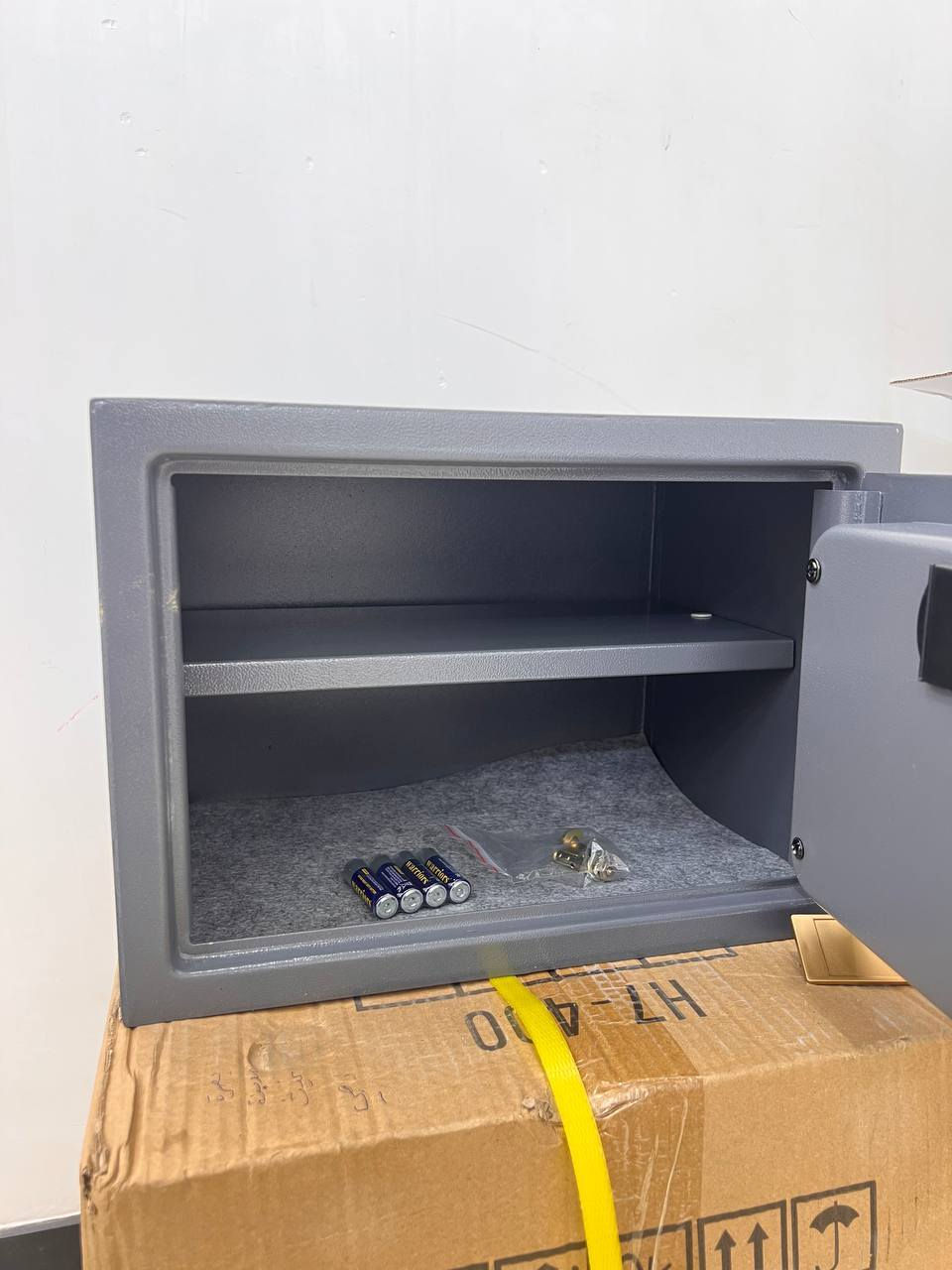 عرض 31سم ارتفاع 20سم عمق 20سم وزن 4ونص 45 الف
توصيل مجاني


**إذا كنت صاحب هذا الإعلان وتريد حذفه لأي سبب، رجاءا أرسل رسالة إلى الدعم الفني**