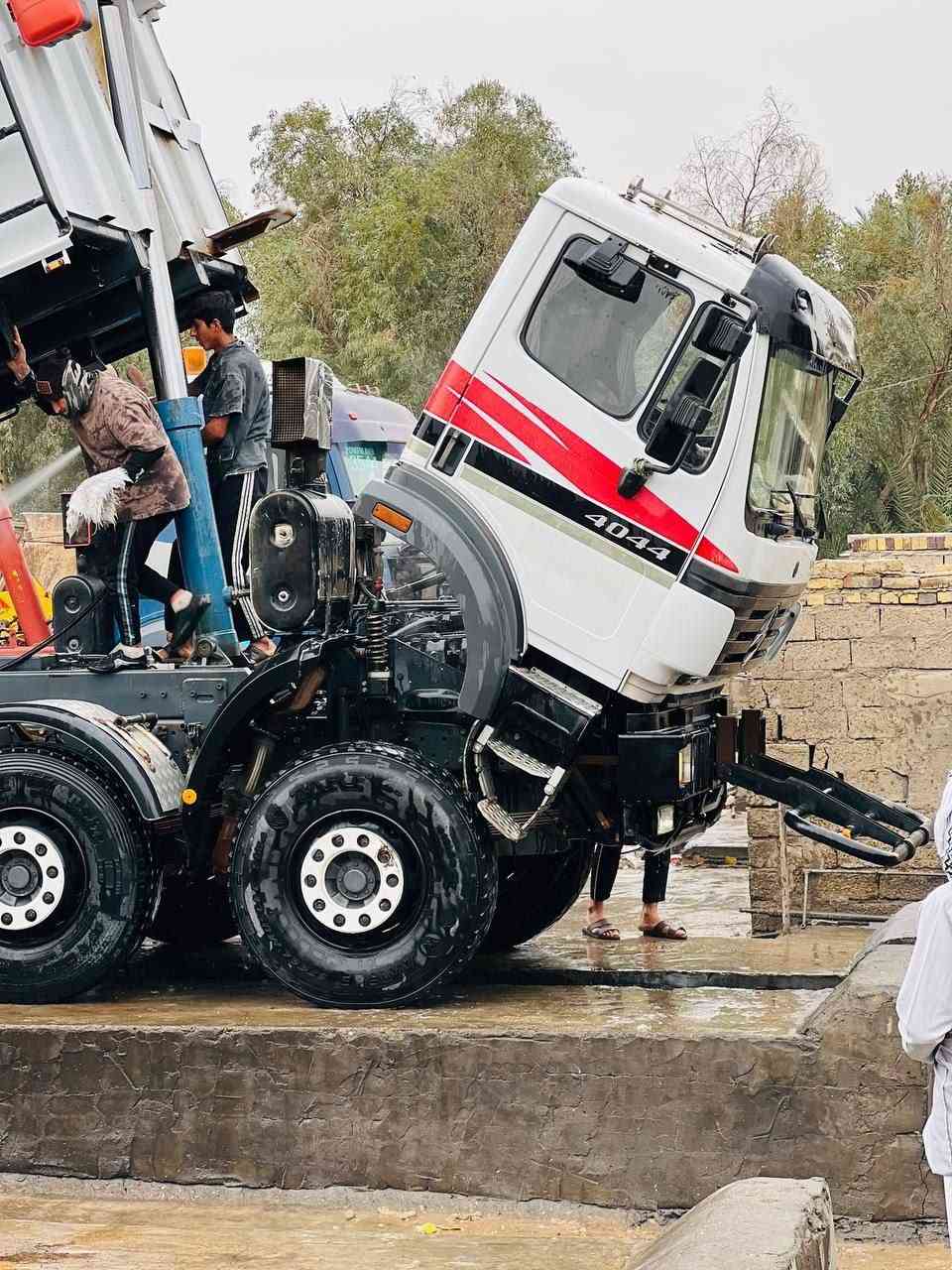 سلام عليكم عگرب كرواتي موديل 97 اصل مكينه 44 شاصي 35 بم كهربائي اصل بلادي گلاب گير 240 كفاله عامه سياره جاهزه للعمل رجاءن المو شراي لا يتصل ***********
