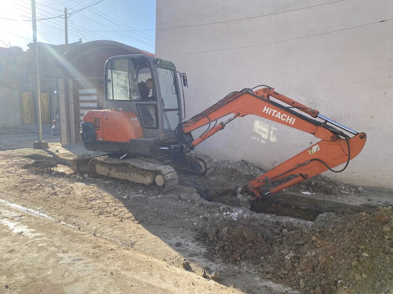 للبيع حفاره هيتاشي 2006 رقم اربيل استفسار رقم ***********.   ***********
