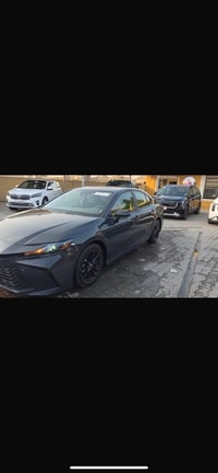 كامري ٢٠٢٥ • ماشيه ٥٠٠٠ • بدون حادث