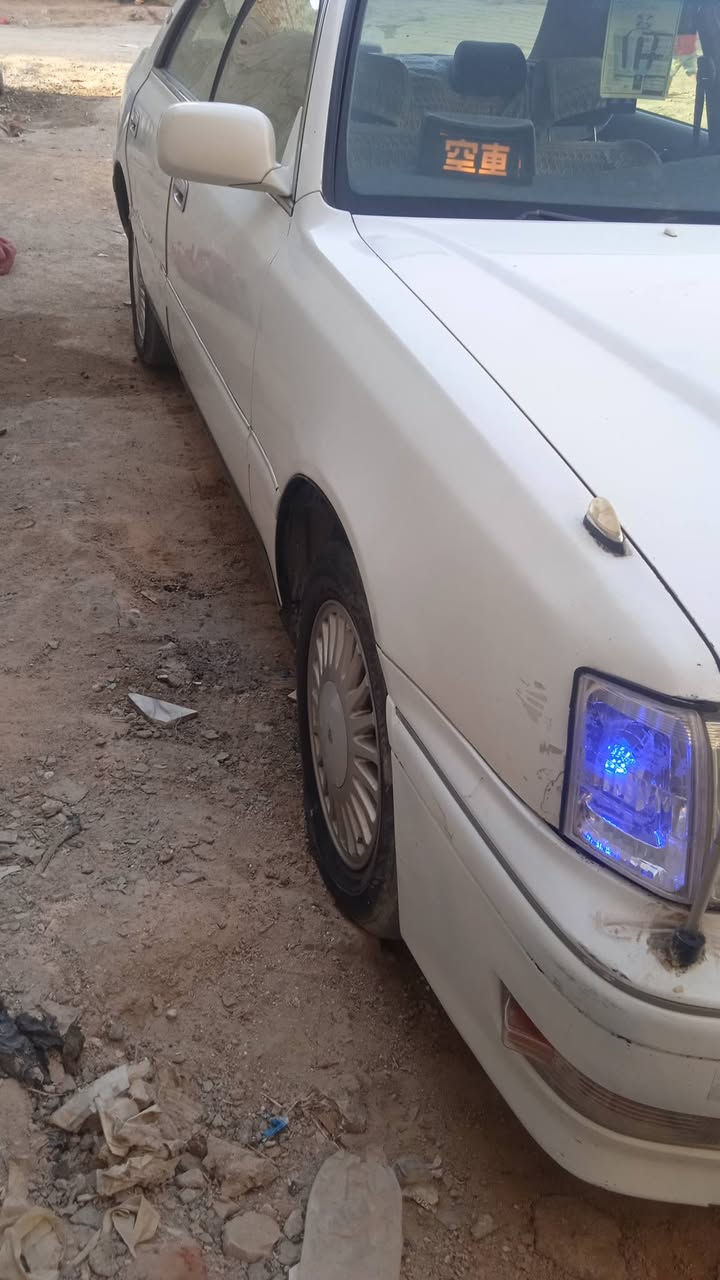 سلام عليكم شباب عدنه سياره راس الثور للبيع بيه ضربه بل حوض والباقي كفاله عامه راعيه بل نجف الاشرف بل حولي 
السياره كلشي شغال تبريد شغال مكينه و كير كلشي شغال رقم انكليزي صلاح الدين سعره70ورقه و بيه مجال مكان نجف الاشرف الرقم***********
