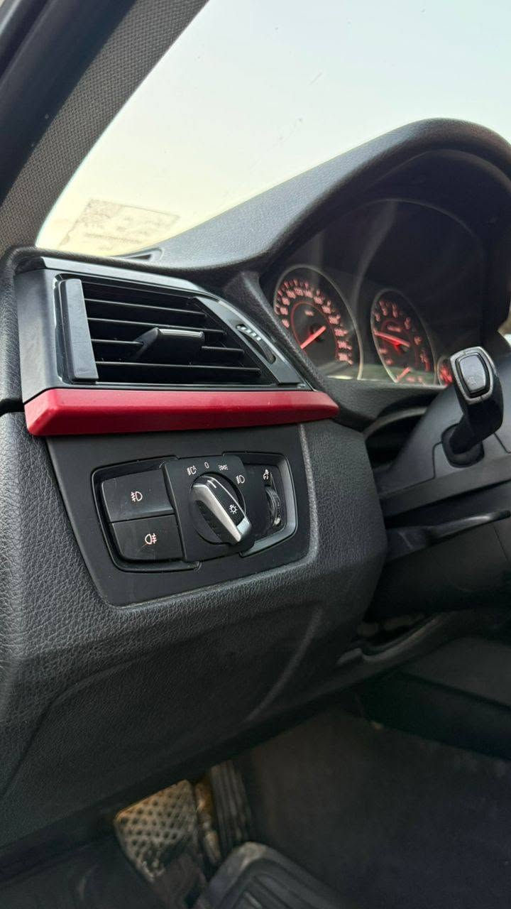 Bmw 320 2014
رقم بغداد سنوية وهزة جديدة 

السيارة مكفولة من الحادث والصبغ 

فقط اصبعين بارد بالجاملغ الخلفي للسايق ورصعة بالهلال لنفس المكان موضحة بالصورة

كير ومحرك وكهربائيات على وضع الشركة 

ماشية 161 الف كيلو 

كشن قماش كابوي 

تدفئة كشن

4 انظمة قيادة 

باقي التفاصيل واضحة بالصور 

مكان السيارة بغداد (عامرية او حي الجهاد)

السعر 150 وبيهة مجال 

الاتصال *********** وتساب
