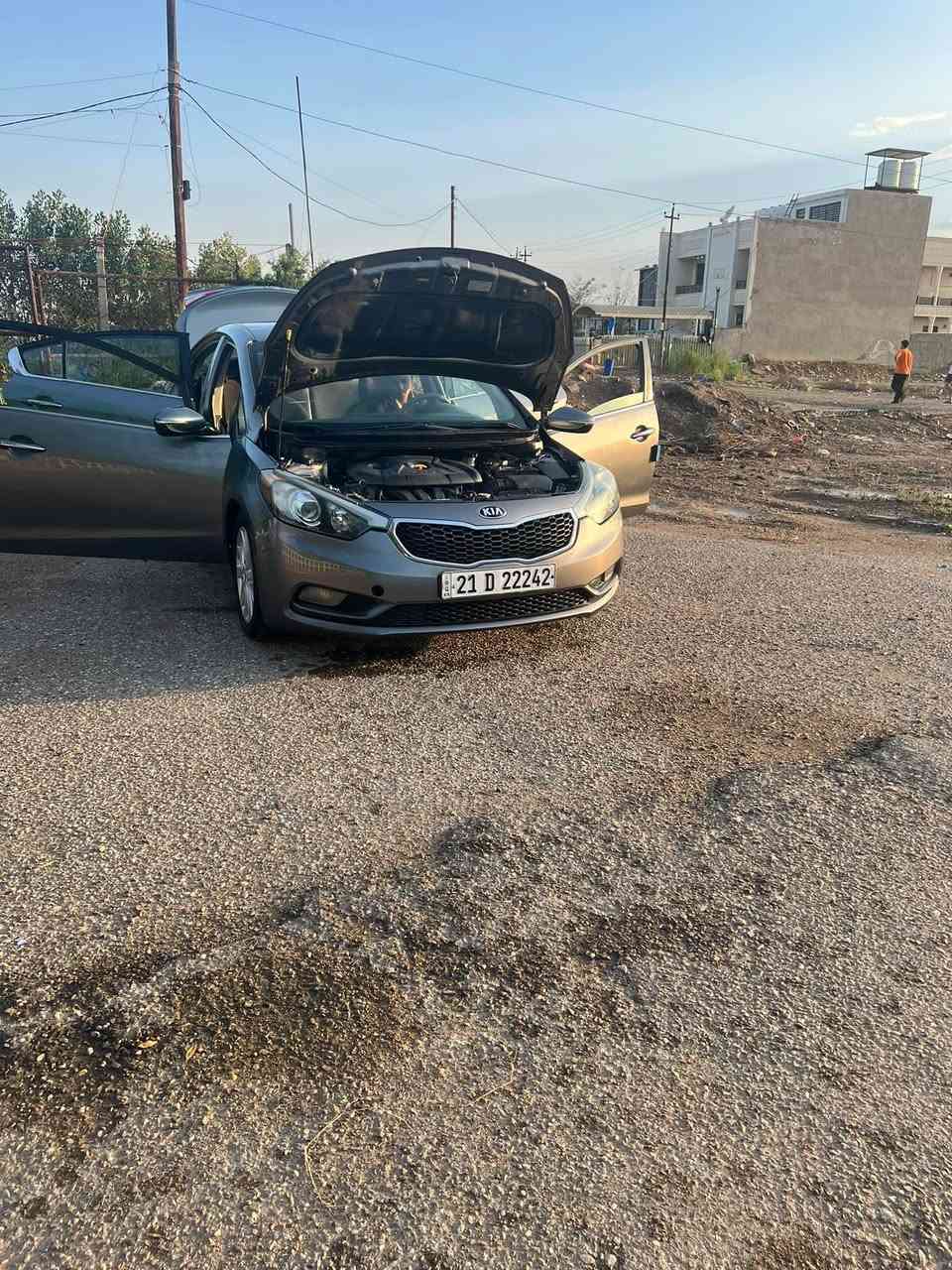 سلام عليكم فورتي ٢٠١٥ للبيع ٨٥ ورقه سياره خير من الله مكان بغداد ***********
