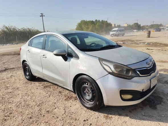 للبيع سيارة ريو 2013 
رقم كربلاء 
صبغ مبين بالسونار 
محرك وكير وحدادية خير من الله 
تبريد ثلج السيارة جاهزة 
جراد بالكشر  
السعر 75 
***********
