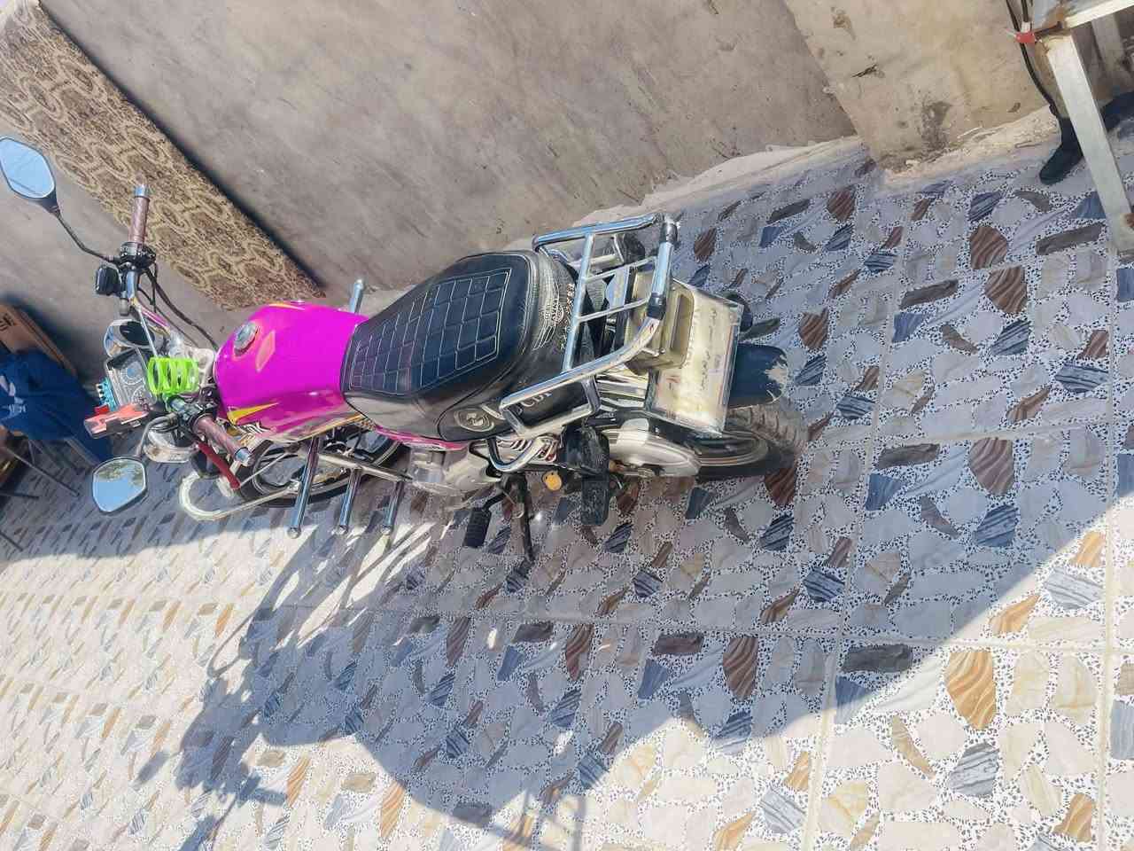 دراجه سيفون موديل 2023
السعر 650بيها مجال ***********🌹
