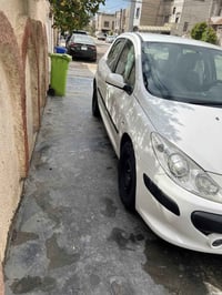 بيجو ٣٠٧ دزاين موديل ٢٠٠٨ السياره جديده تخم تاير جديد صدر امامي خلفي  ...