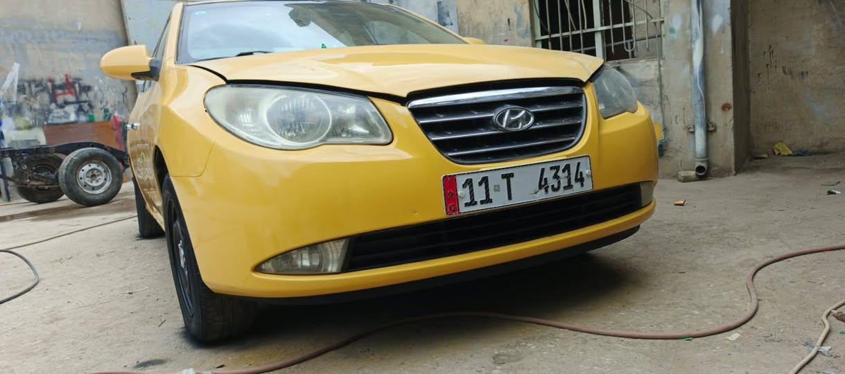 السلام عليكم الانتره كوري موديل 2010 بسمي هزه جديده رقم جديد بيها جملغ اليمين واليسار امبدل بدون دواخل وبيها طخه جملغ الوره اشوي تبريد ثلج ❄محرك وكير شرط طخمها جديد تايرات جديد خاص مارد خابر وتدلل اني حاضر السعر 100ورقه وبيها مجال *********** ><*********** مكاني موصل حي الانتصار
