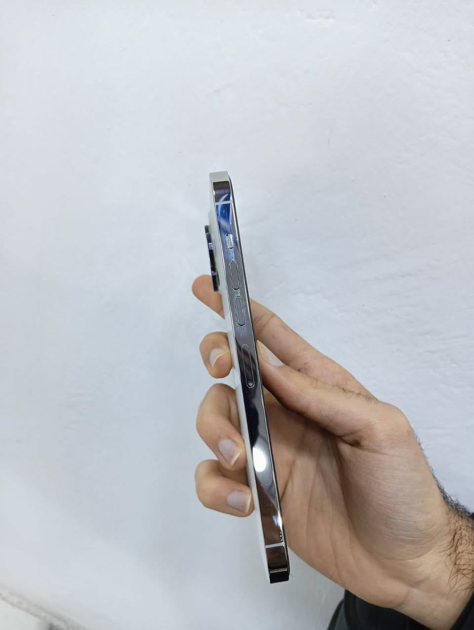 ايفون 13 بروماكس امريكي نضافة100%100 بطاريه97 كامل املحقات باكيت شاحنه السعر بلخاص تواصل واتساب (***********)
