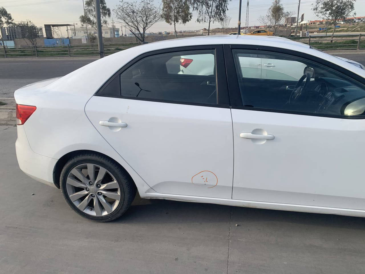 كيا سيراتؤ  2012
ناو سور 
شه ش گير گيرو مه كه ينه به شه رت 
ته نها په له يه كارتي هه يه 
له گه ل دوو په له بچوك سارد 
سه ياره كه زؤر جايزه 
چوار تايه ي تازه ي له سه ره 
بئ مه سروفه سه نه وي به سه ر نه چوه 

سعر لە کۆمێنت داوابکە ڕاستەخۆ بۆت دیت 📩 

گیرومەکینە بەشەرت زۆربەجوانی پاکی ماوە هیچ خەلەلیکی تیدا نییە 

ژمارەی خاوەنی 
***********
