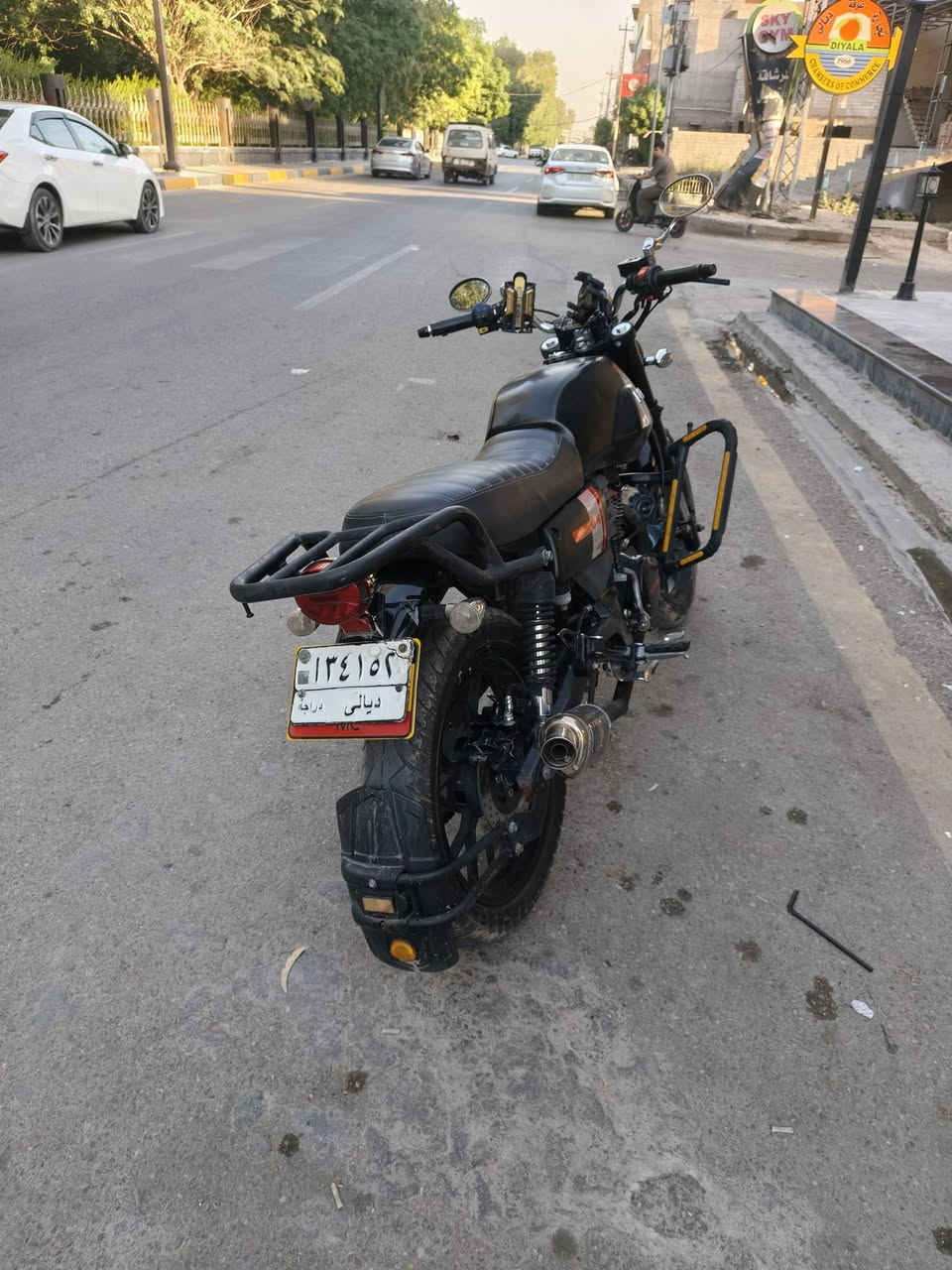 دايون لاتي مرقم سنوية بسمي 21 موديلهة محدثة ويالة وتايرات جوبلس 23 سعرهة مليونين و250 دراجة نضيفة ومكفوله *********** مكان ديالى بعقوبه
