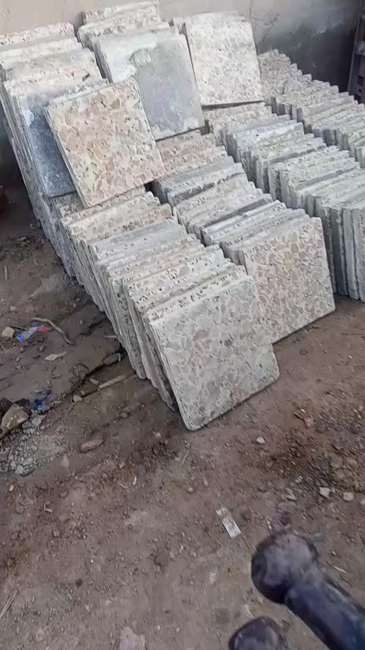 140 كاشيه نضيفات للبيع
***********
