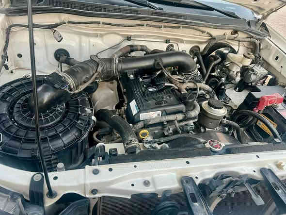 مرزیە2013لۆك بێبۆیاغ . گێڕومەکینەو ئەکسل 
 رۆشتوە بەشەرت.مەکینەی نەکراوەتەوە166رۆیشتوە سەنەوی تازەیە 2029تایەی تازەیە.دووبۆ سێ شوێن تەعدیلی بچوکی هیە شوێن سلیمانی .سعری200گەڵا کەمێ معامەلە... سۆنەرەکەشم داناوە
***********
*********** السليمانية
