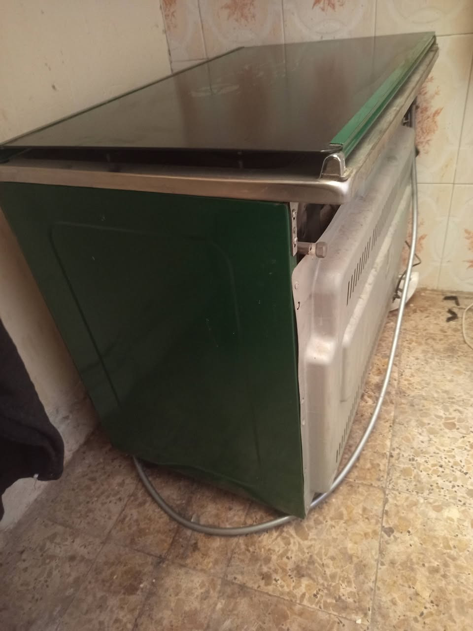 طباخ ايكو جديد ما مشتغل اقل لشهر بعده جديد كلشي بي شغال كامل عيونه وشغلاته كامله بعده كلش جديد سعر ٣٥٠ مكاني البياع 
***********
