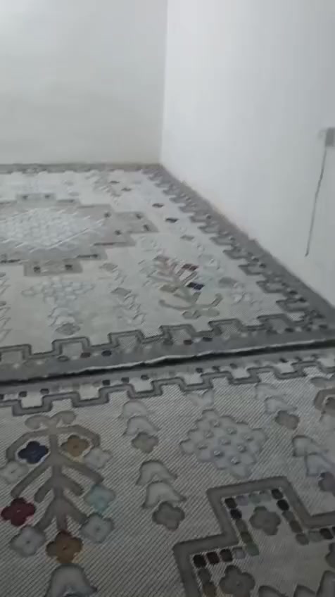 السلام عليكم يوجد مشتمل كامل للايجار لعائله زغيره العنوان بغداد الجديده شارع المسبح قرب فوج الطوارئ معرض الخليج رابع بيت عن شارع المسبح للاستفسار واتساب أو اتصال ***********
