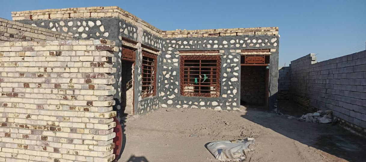 بيت هيكل مبني من حجر وياه كاع٩٠٠ متر زراعي للبيع طريق ديوانيه دغارةنزلة المعمل الغاز
البيت بيه غرفتين و مطبخ و براني صحيات خارجية  مساحته ٢٠٠ متر

متوفر كهرباء و ماي و تبليط

  طريق ديوانيه دغارة نزلة المعمل الغاز بالقرب من مجمع النرجس

***********
