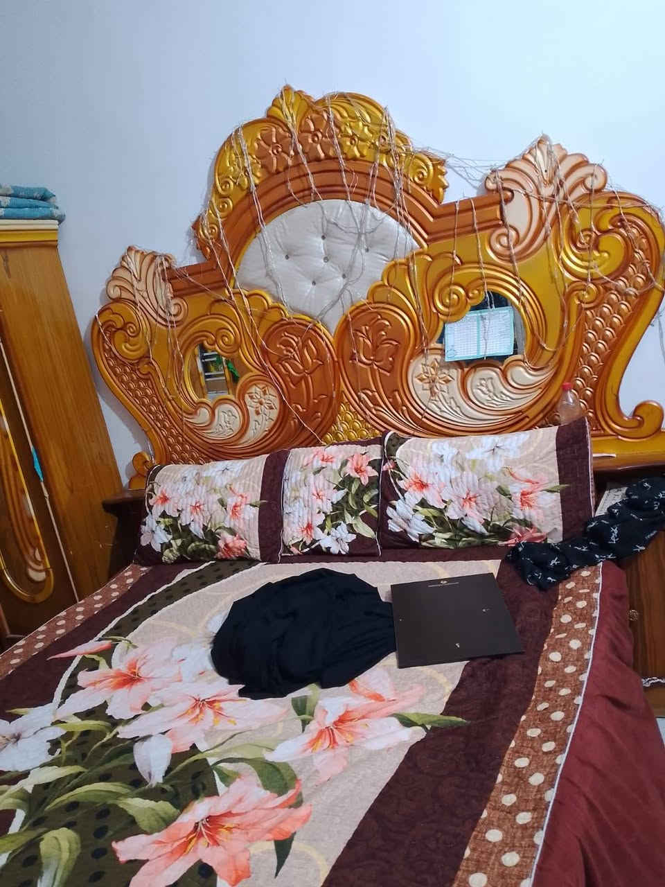 سلام عليكم قرفه اخشاب نضيفه كلش مكان واسط الاحرار..سعر 350اتصال على الرقم***********
