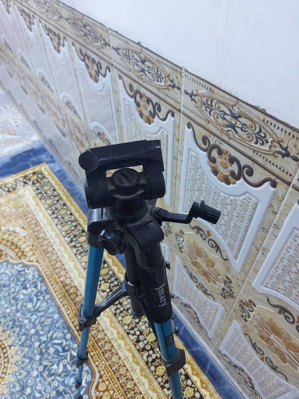 ستاند حامل كامرة اصلي ماركة jmary  غير مستخدم نظيف السعر ٣٠ الف الي يفيده يراسلني خاص


**إذا كنت صاحب هذا الإعلان وتريد حذفه لأي سبب، رجاءا أرسل رسالة إلى الدعم الفني**