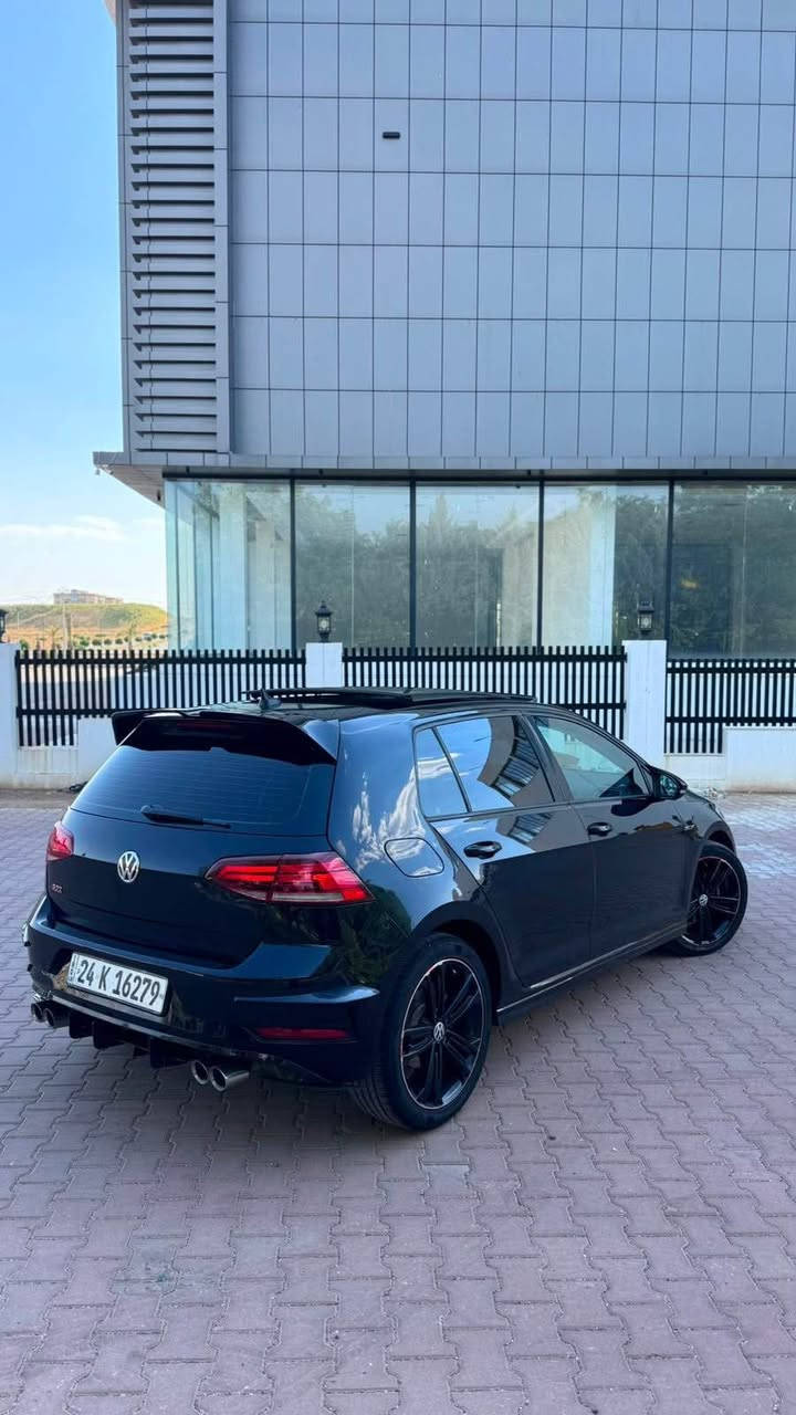 تلفون ***********
گولف ٢٠٢١ GTI فول گير عادي 
بيش و بشت كه بس جاملخي بشته وه و نيو ده ركا صبوخ بئ داخلي مواصفات فول فول گير عادي 
رقم سنوي هزه جديد تحويل وكاله غرامات ب شرت
گير محرك به ردي گزوز ب شرت 
سعر ١٤٠ ورقه مجال اكر, نينوى
