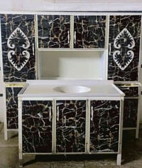 كاونتر للبيع مستخدم السعر ( ٢٢٥ ) وبي مجال  العنوان / بغداد / السيديه ...