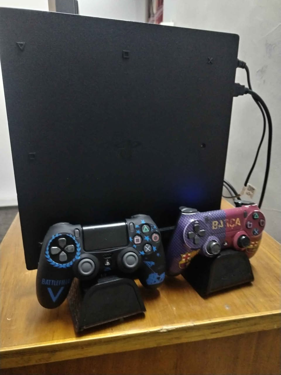 بلي ٤ برو مهكر نظام 9.00 بدون فلش ولا قرص مباشر يفتح التهكير نظيف كلش
ملحقات اضافيه مبرده مع ستاند جوستك كم في الصوره
جوستكات عدد ٢ اصلي واحده مع كفر +جوستك تجاري بس نوعيه زينه مو العاديه+ كيبل hd الاصلي + كيبل البور الاصلي مو العادي حتي يسحب امبيريه اقل
للتوصل رساله علي الخاص او على رقم *********** يوجد توصيل لجميع المحافظات موصل, نينوى
