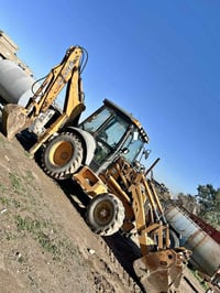 شاحنة CASE • ٢٠٠٤ • الحمدانية