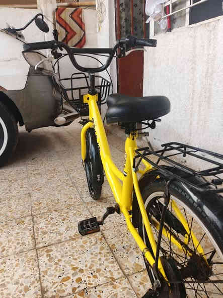 سلام عليكم بايسكل للبيع حجم20
سعر خاص اول اتصل عل رقم***********
